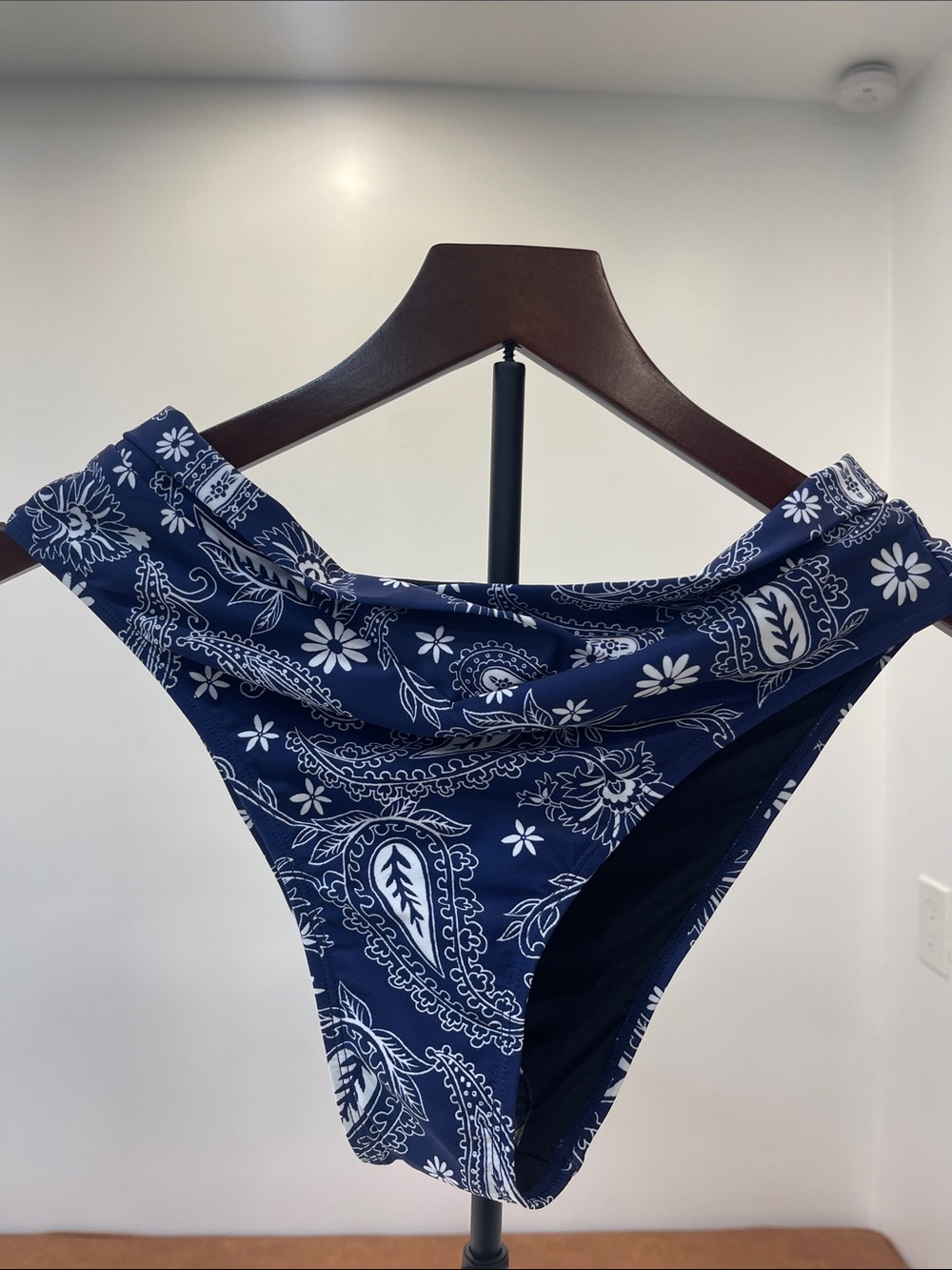 Cupshe Navy Blue Paisley Print Bikini Bottoms